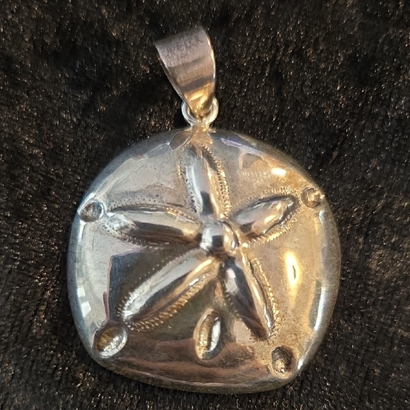 Source Unknown Jewelry - Source Unknown Silver Sand Dollar Pendant